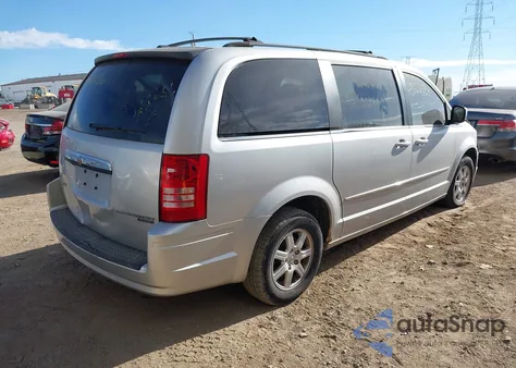 2010 Chrysler Town & Country Touring from USA, damaged, VIN 2A4RR5D19AR463656
